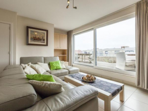 Quaint Apartment in Middelkerke with Terrace and Deckchairs